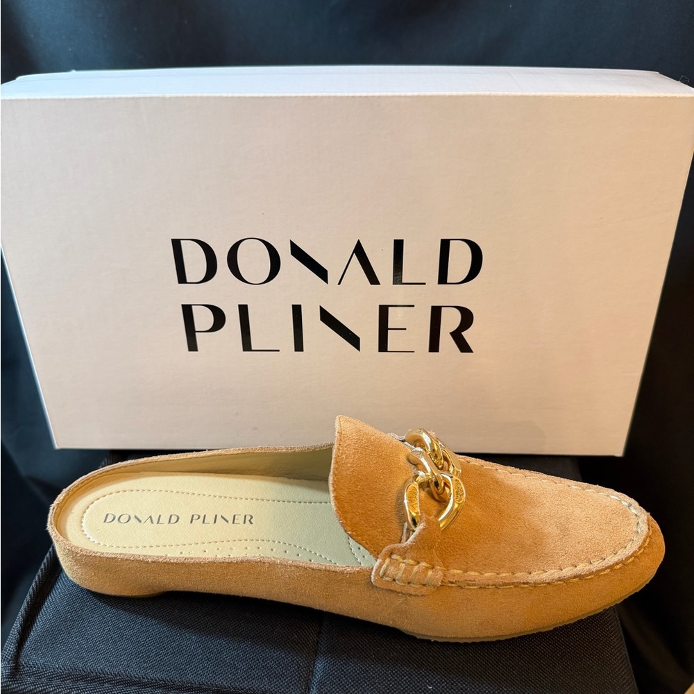Donald J. Pliner-Bless Calf Suede Ginger Mule with Gold Accent. Size 7.5 BNIB